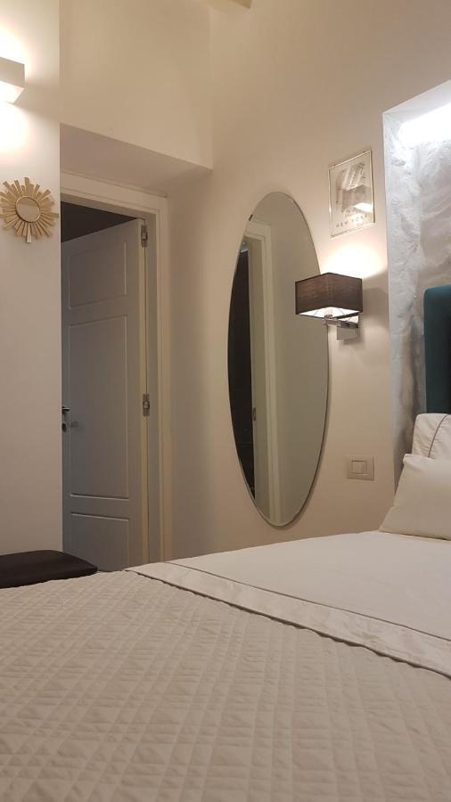 Room Del Giglio Bari Bagian luar foto