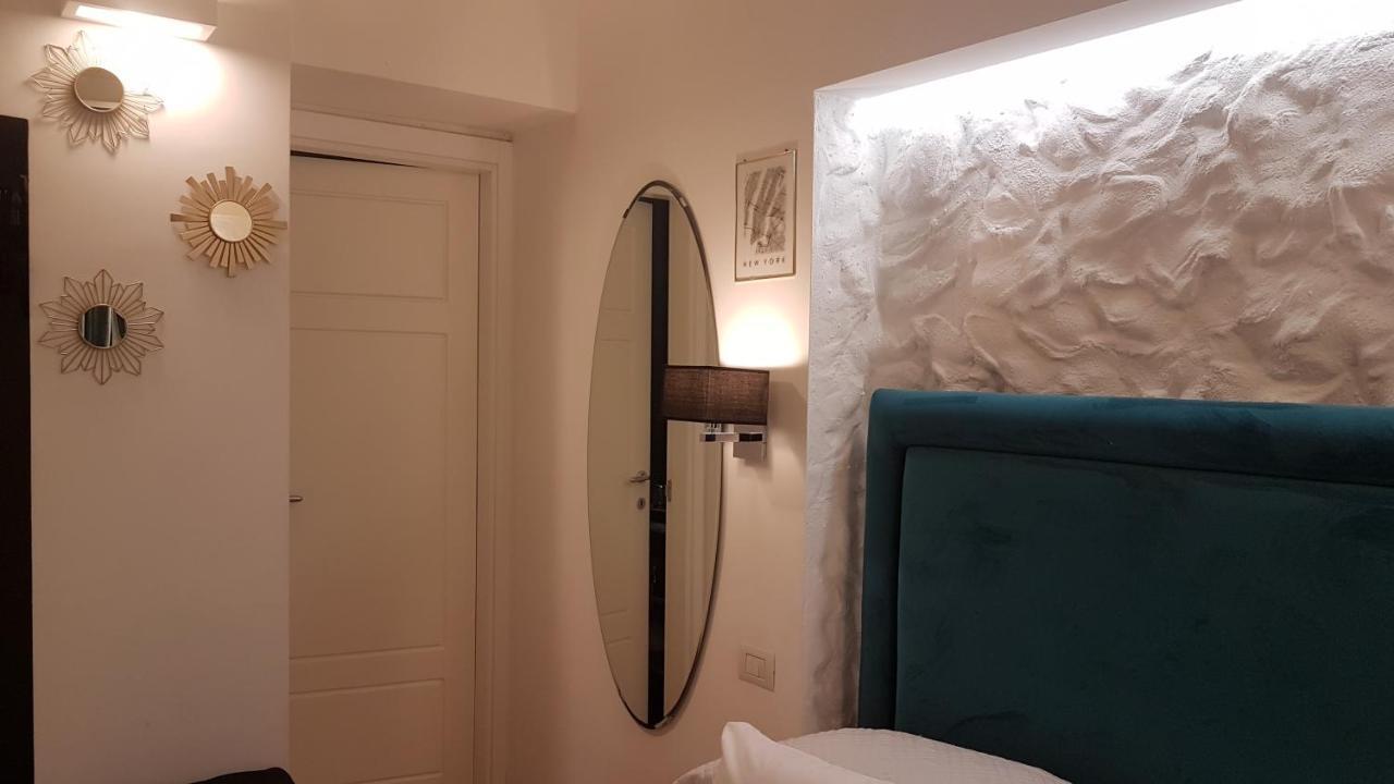 Room Del Giglio Bari Bagian luar foto